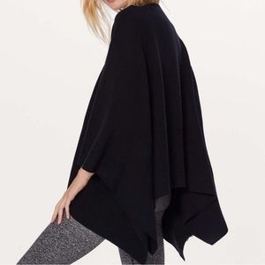 Lululemon Poncho. One size. Black.